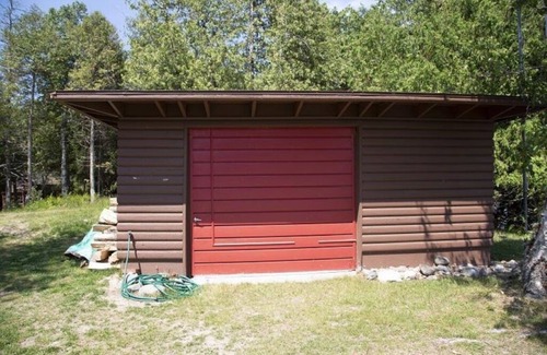 Drummond Cabin | Discover Secluded Bliss at Howard Island - Guest Rated 9.8