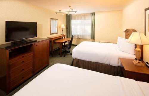 Wenatchee Resort | Relaxing Getaway with Outdoor Pool, Pets Welcome!