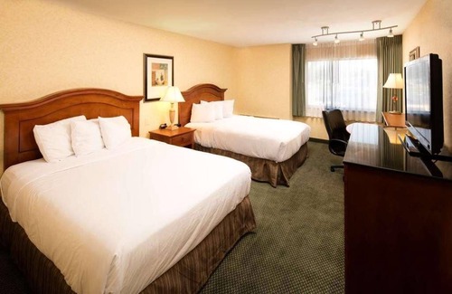 Wenatchee Resort | Relaxing Getaway with Outdoor Pool, Pets Welcome!