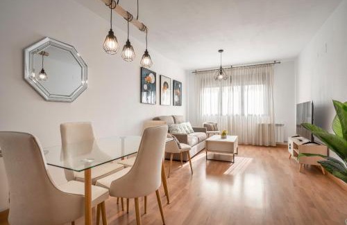 Figares Apartment | Discover EnjoyGranada EMIR 4C with Pool & Family Amenities