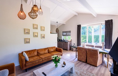 Krachtighuizen House | Reconnect with Nature in a Family-Friendly Forest Retreat