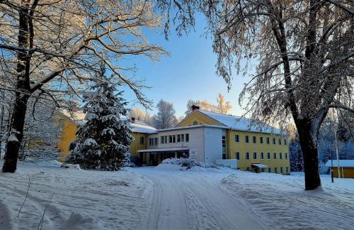 Hollola Bed & Breakfast | Nature Retreat: Pet-Friendly B&B with Great Amenities