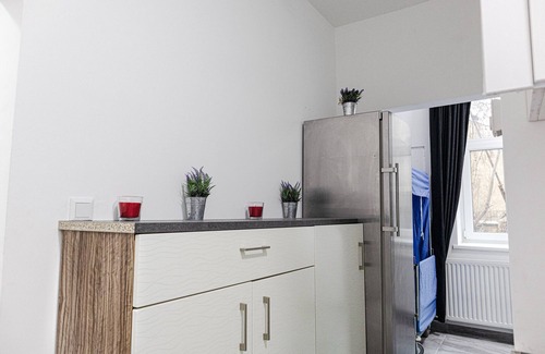 Simmering Apartment | Budget-Friendly 5BR Shared Apartment Near Enkplatz U3