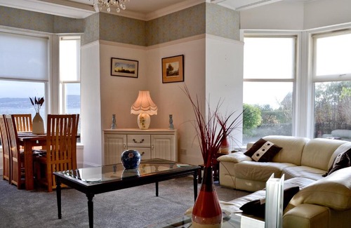 Kilmun House | Guest Rated 10/10 at Enmore Beach House with Pet-Friendly Amenities