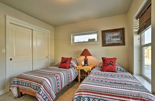 Ennis House | Ennis Vacation Rental with Balcony Walk to Downtown