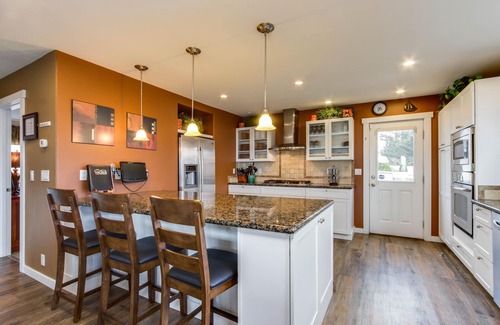 Roads End Cottage | Expansive Ocean-View Homes with Deck & Firepit by the Beach