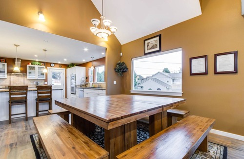 Roads End Cottage | Expansive Ocean-View Homes with Deck & Firepit by the Beach