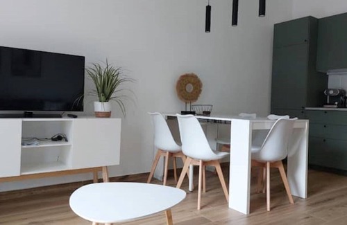 Lovere Apartment | Elegant Enrica Apartment near Lake with Free Parking