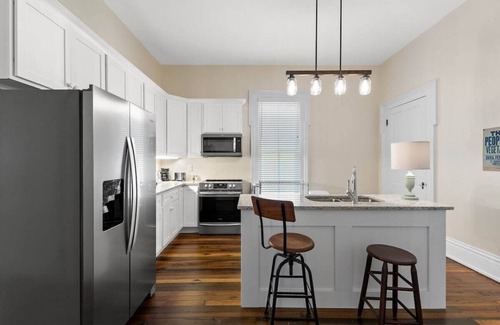 Frankfort House | Enriched with history & tradition is where you will find Capitol Walk