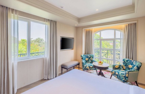 Hinjawadi Hotel | Explore Enrise by Sayaji Lonavala: Family-Friendly Retreat