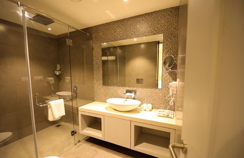 Marhi Hotel | Discover Enrise by Sayaji Rewa: Family-Friendly Retreat
