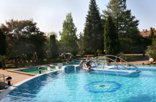 Sarvar Hotel | Relaxing Retreat at Ensana Thermal Sárvár - 4-Star Getaway