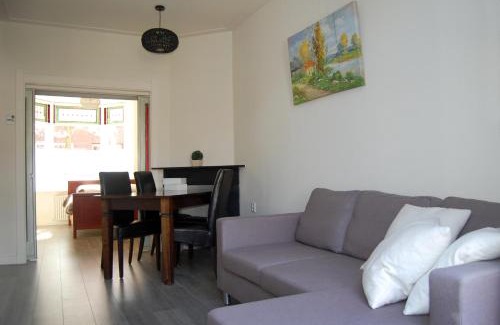 Lasonder-Zeggelt House | Budget-Friendly Stay at Ensche-Day Inn with Dining Options
