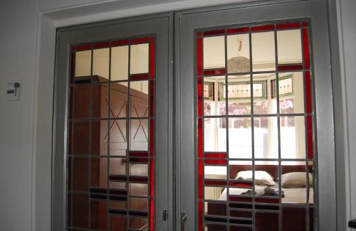 Lasonder-Zeggelt House | Budget-Friendly Stay at Ensche-Day Inn with Dining Options