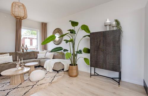Lasonder-Zeggelt Apartment | Family-Friendly Getaway at Enschede91 with High Ratings