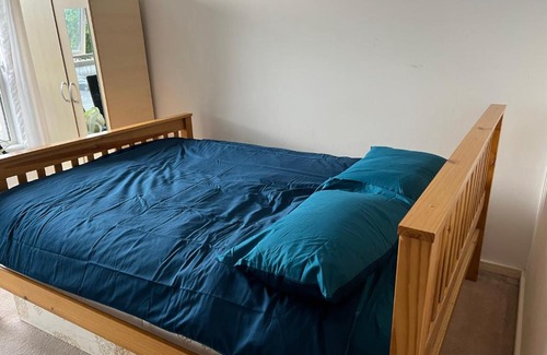 Whittington House | Comfortable Ensuite Double Room in Colindale, London