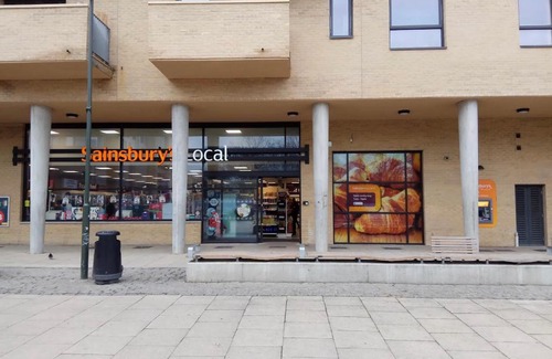 Whittington House | Comfortable Ensuite Double Room in Colindale, London