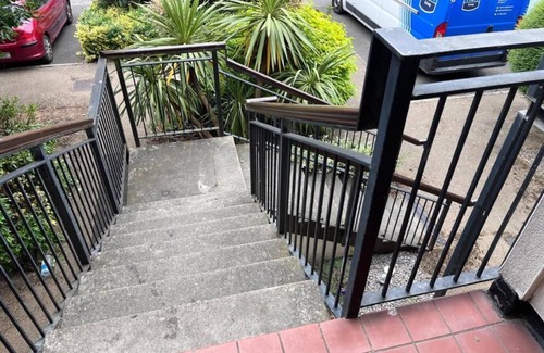 Finglas North Apartment | Cozy Twin Room Near Dublin Airport with Breakfast Included