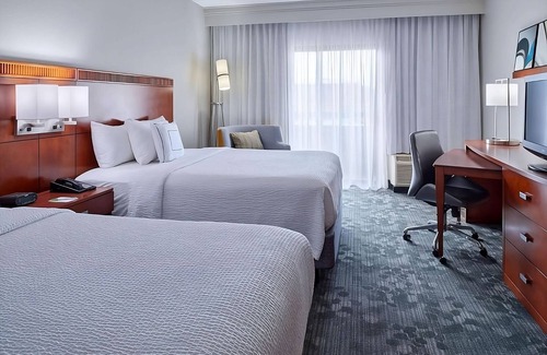 Indianapolis Hotel | Experience Comfort & Memories Near Bumblebee Ruins