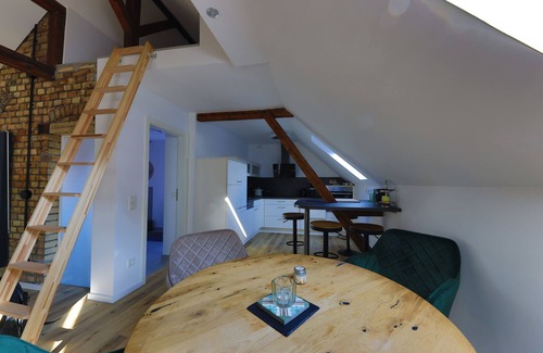 Alzey Apartment | Discover Your Ideal Retreat: Modern Penthouse with Amenities