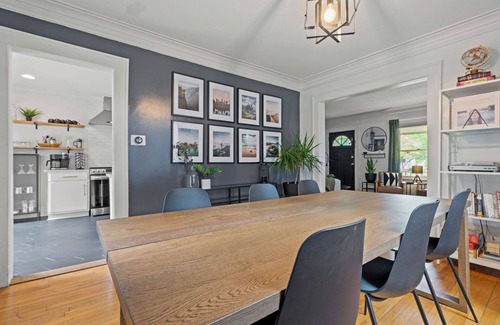 Brookside House | Pet-Friendly Entertainer at Brookside with Cozy Firepit