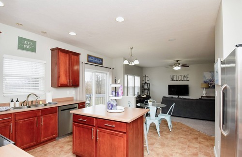 Dayton House | Modern Retreat with Pool & Spa near Downtown Dayton