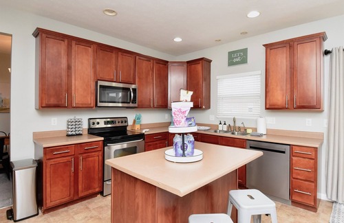 Dayton House | Modern Retreat with Pool & Spa near Downtown Dayton