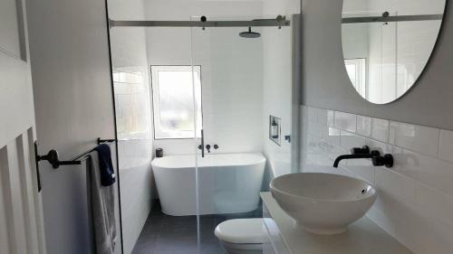 Invermay House | Experience Entertainers Delight in Invermay - 10/10 Rated Stay