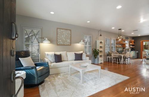 West Campus House | Family-Friendly Retreat with Outdoor Games and Putt-Putt