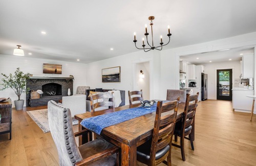 Garden Home-Whitford House | Entertainment Haven/Pool Table