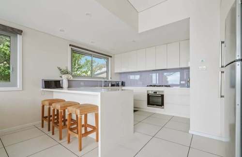 Hyams Beach House | Indulge at Hyams - Guest Rated 10/10 with Ocean Views