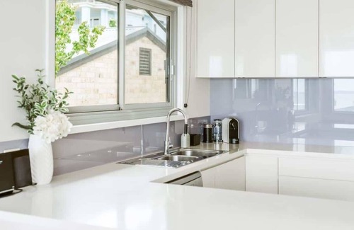 Hyams Beach House | Indulge at Hyams - Guest Rated 10/10 with Ocean Views