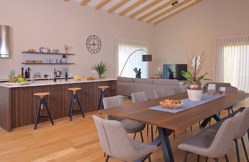 Brtonigla House | Inviting Holiday Home in Brtonigla with Private Pool
