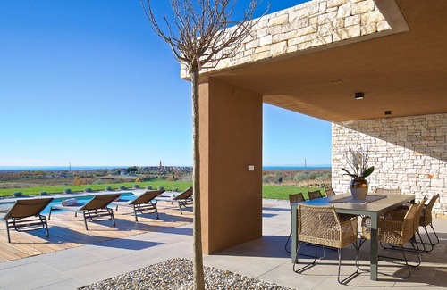 Brtonigla House | Inviting Holiday Home in Brtonigla with Private Pool