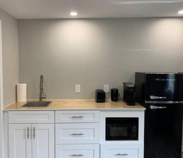 Waterloo Apartment | Cozy One Bedroom with Free Wifi and Parking for Families