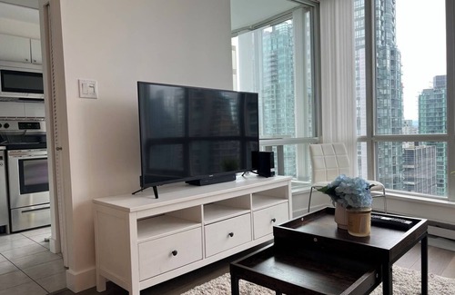 Coal Harbour Condo | Entire 1 Bedroom with View.