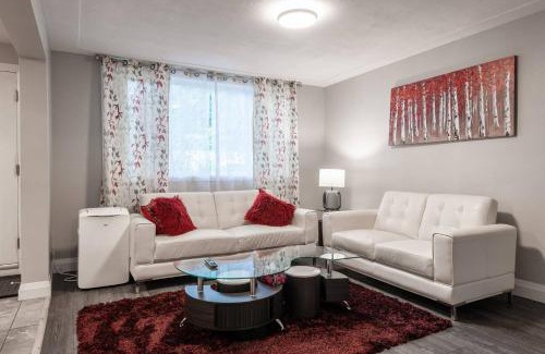 Waterloo Apartment | Cozy 2 Bedroom Apartment in Uptown Waterloo for Families