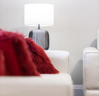 Waterloo Apartment | Cozy 2 Bedroom Apartment in Uptown Waterloo for Families