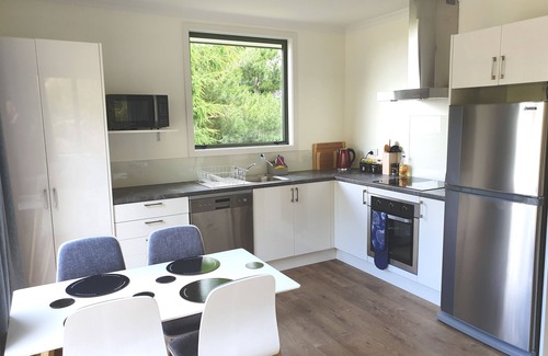 Arthur's Point Ski Chalet | Idyllic 2-Bedroom Chalet with Valley Views & Pool Access