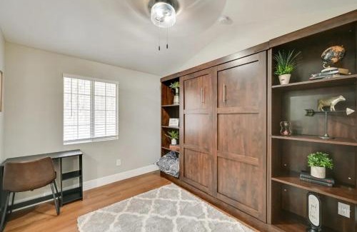 Alpine House | Pet-Friendly 2 Bedroom Cottage for Memorable Getaways