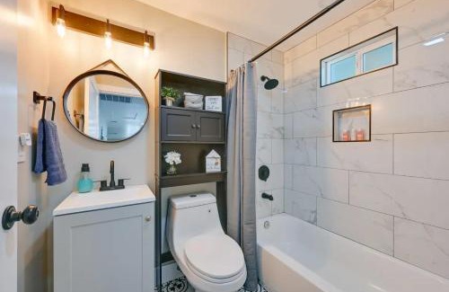 Alpine House | Cozy 2 Bedroom Guest Cottage - Pet and Child Friendly Retreat