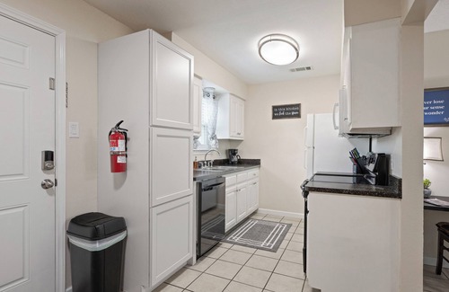 Midlothian Apartment | Family-Owned 2 Bedroom Retreat with Spa and Hot Tub