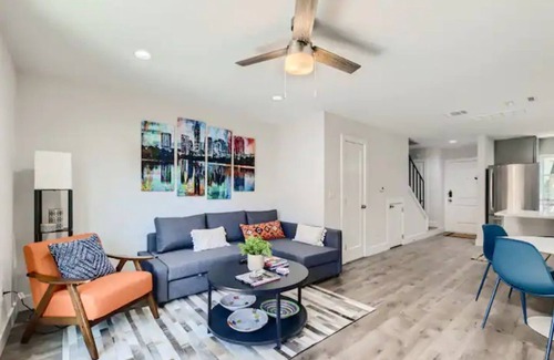 South Lamar Condo | Experience Comfort in a 2-Floor Condo at Heart of ATX