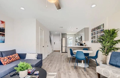 South Lamar Condo | Experience Comfort in a 2-Floor Condo at Heart of ATX