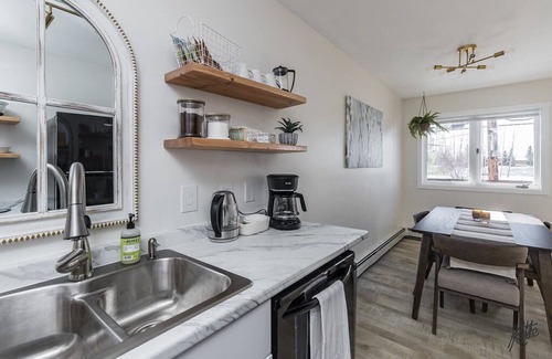 Fairbanks House | Perfect Family Retreat at The Downtown Deneege, Rated 10/10
