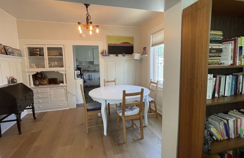 Shafter House | Stylish 2 BR Rockridge Temescal Upper Flat - Ideal Location