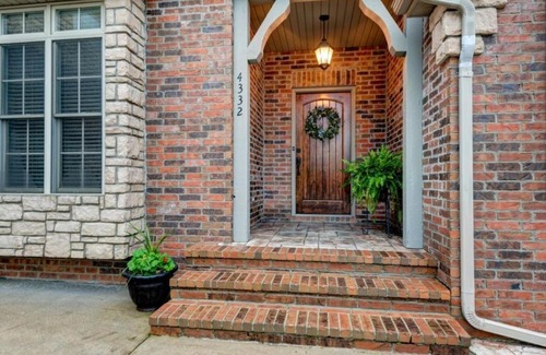 Turners Villa | Spacious 4-Bedroom Home with Hot Tub and EV Charger
