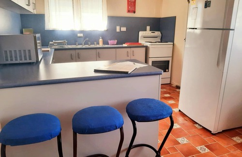 Tambo House | Family-Friendly 4 Bedroom Home with Free WiFi & Foxtel