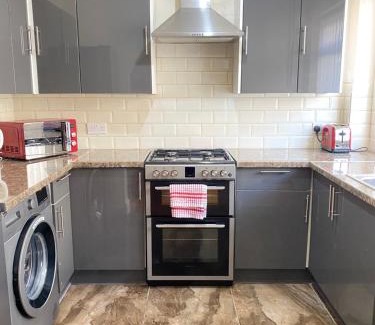 Liverpool House | Spacious 4 Bedroom House with EV Point & Hot Tub Access