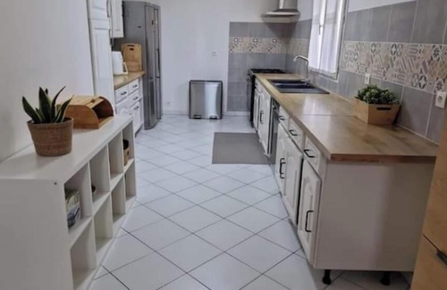 Mitry-Mory Villa | Entire 5-Bedroom Villa – 170 m² – Private Garden – Sleeps 12